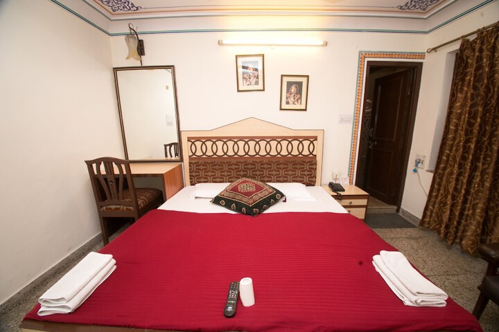 Room 32 of 113