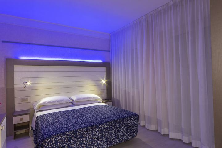 Room 12 of 67