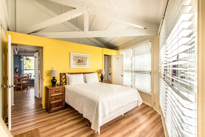 Room 3 of 52