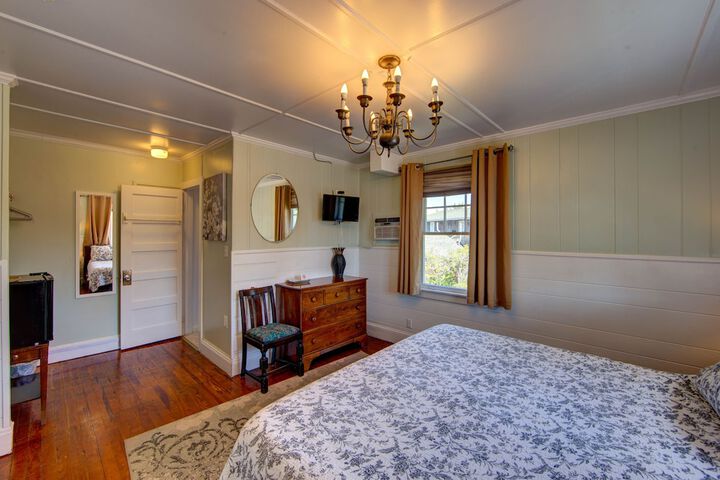 Room 184 of 309
