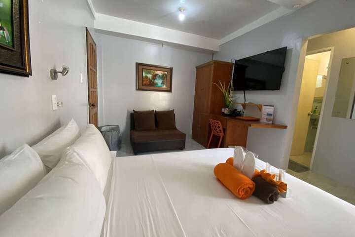 Room 114 of 403
