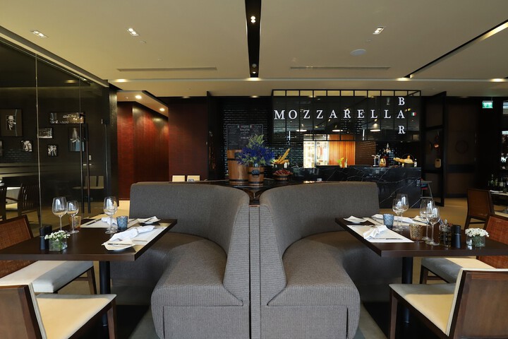 Dining 75 of 113