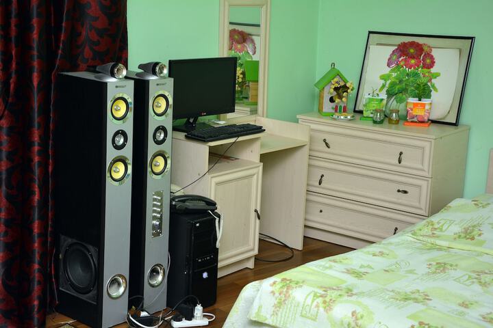Room 9 of 18