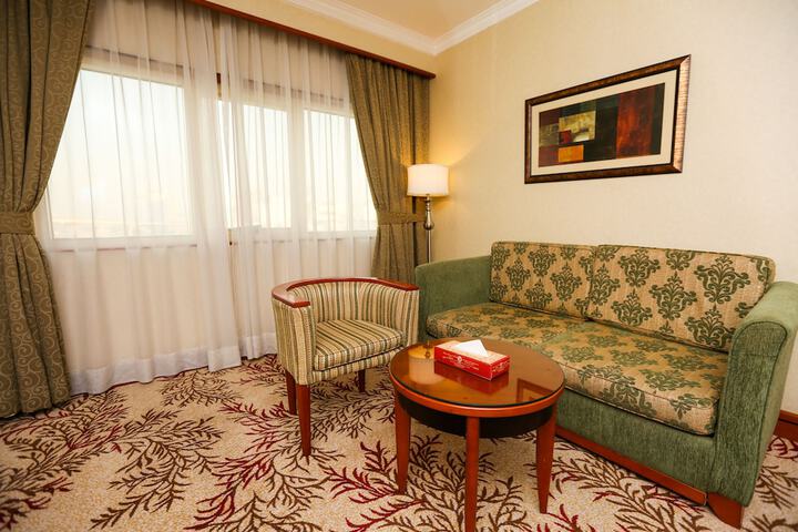 Room 33 of 83