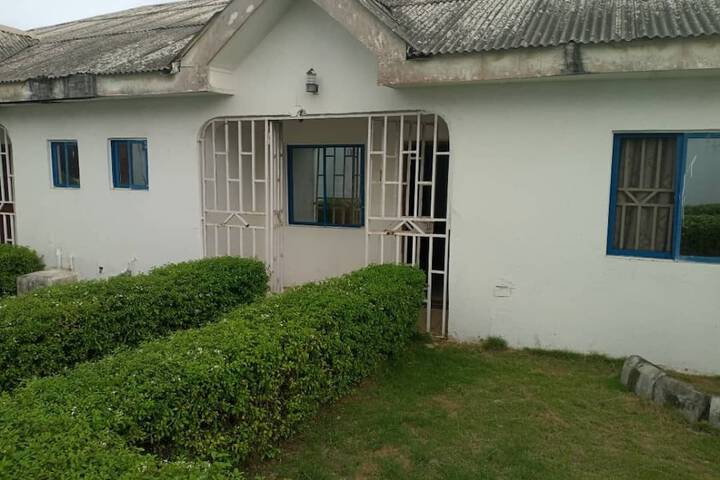 Room 5 of 11