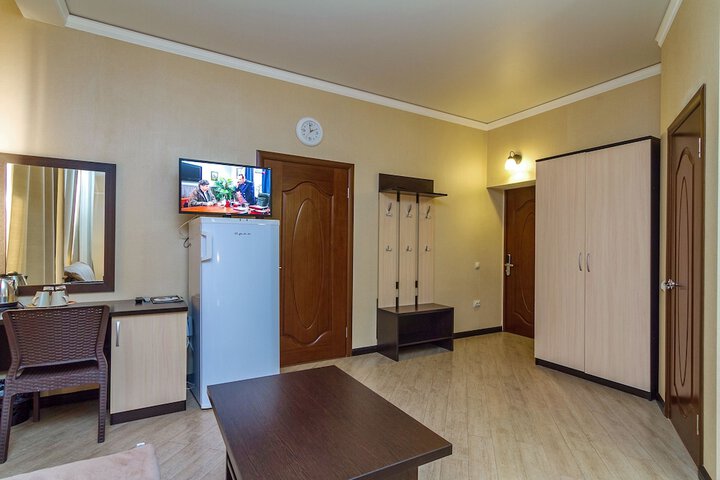 Room 6 of 70