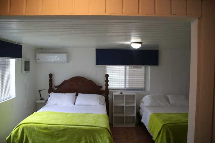 Room 28 of 69