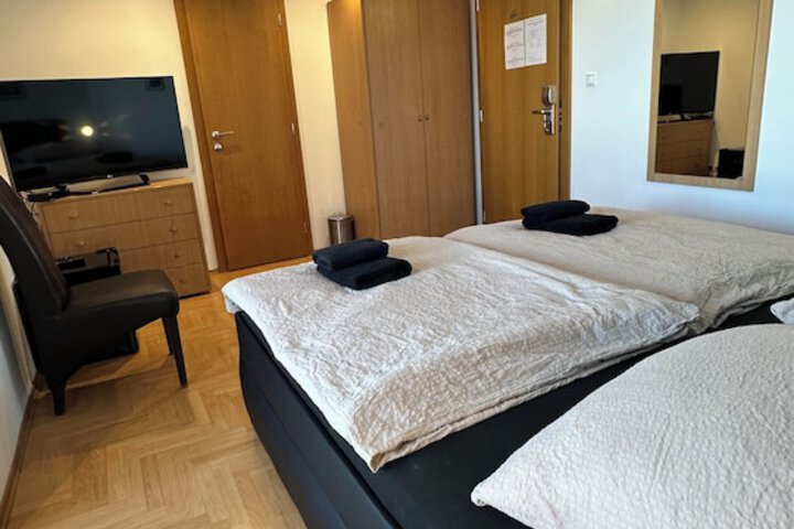 Room 17 of 92