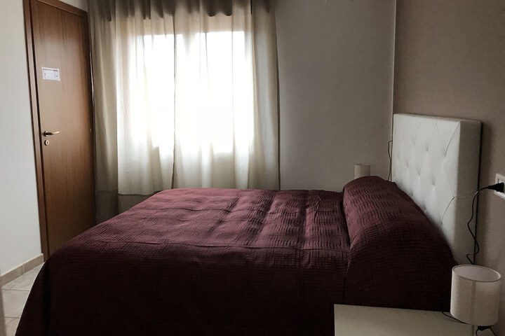 Room 10 of 32