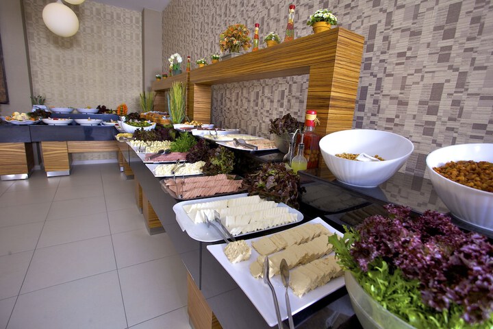 Dining 48 of 59