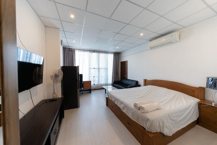 Room 7 of 19