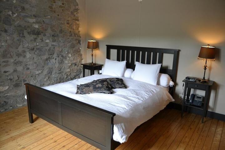 Room 3 of 7
