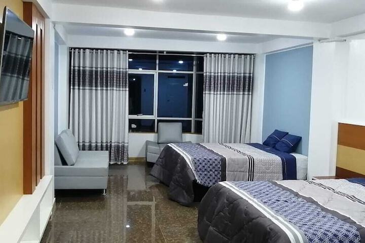 Room 4 of 8