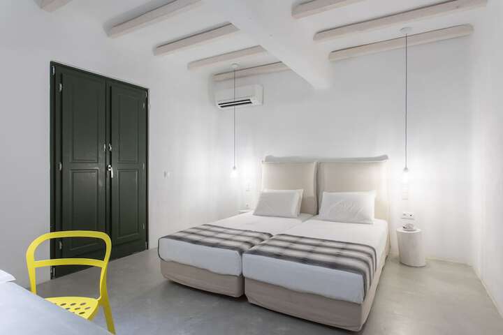 Room 49 of 187