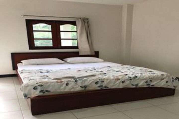 Room 13 of 23