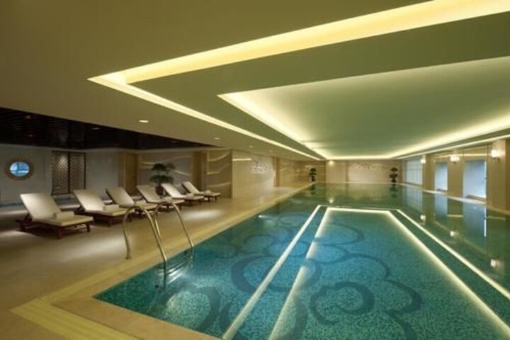 Pool Hotel