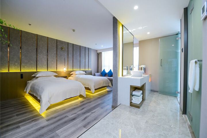 Room 9 of 34