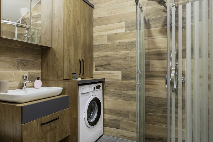 Room 2 of 16