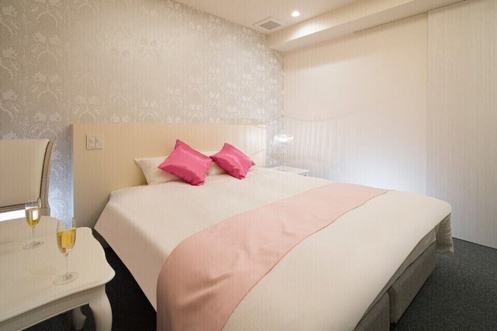 Room 27 of 71