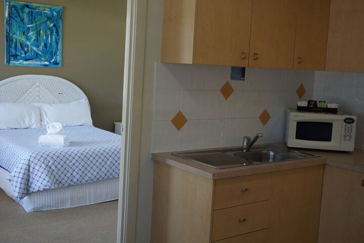 Room 6 of 101