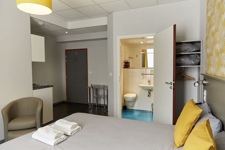 Room 5 of 14