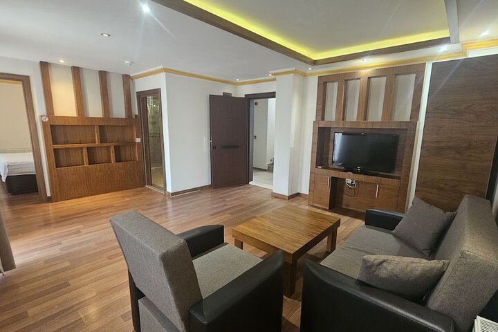 Room 14 of 30
