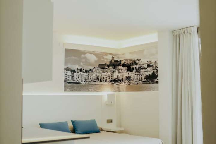 Room 15 of 58