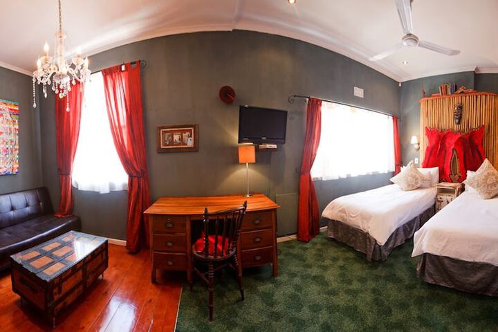 Room 3 of 139