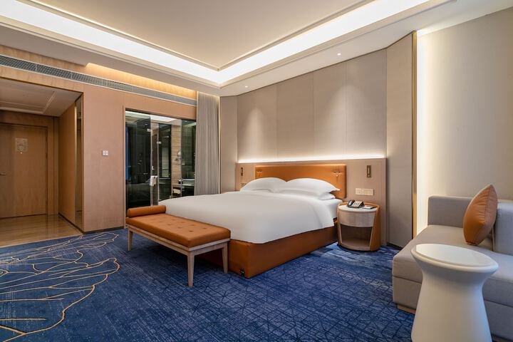 Room 12 of 39