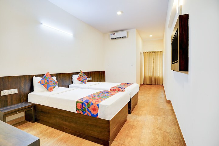 Room 16 of 35