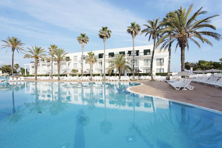 Hotel with Pool