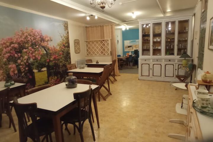 Dining 17 of 18