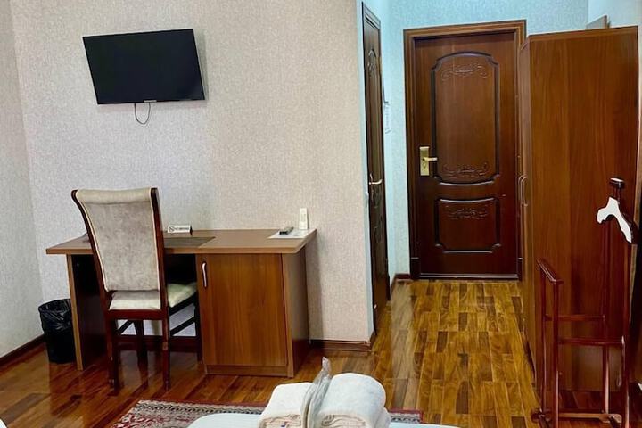 Room 9 of 19