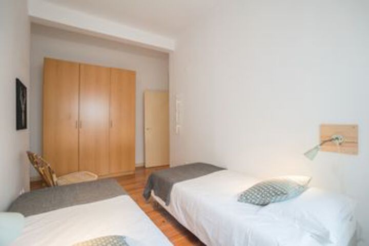 Room 169 of 263