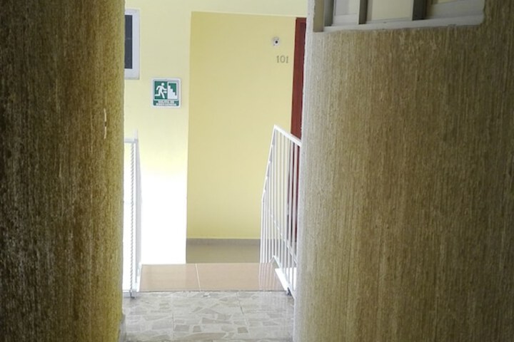 Ballroom/Hall 41 of 52