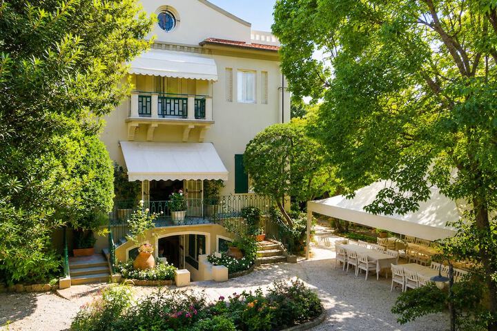 Hotel 60 of 74