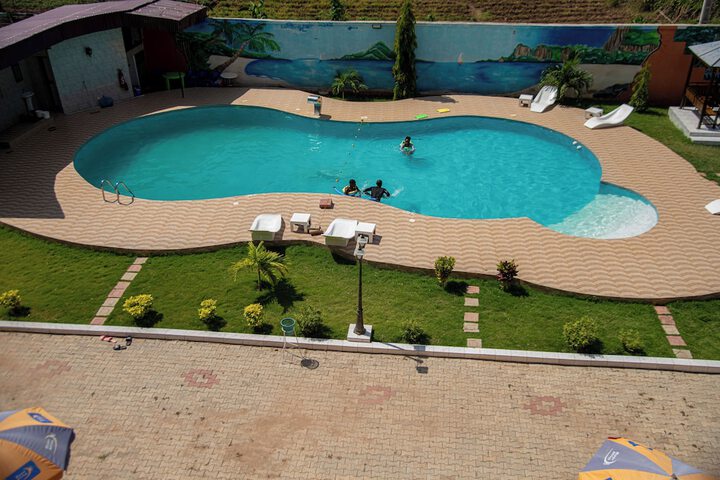 Pool 81 of 110