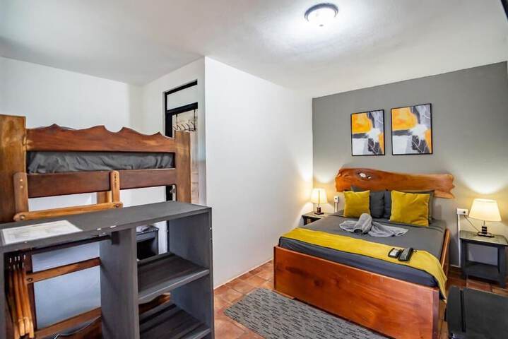 Room 4 of 11