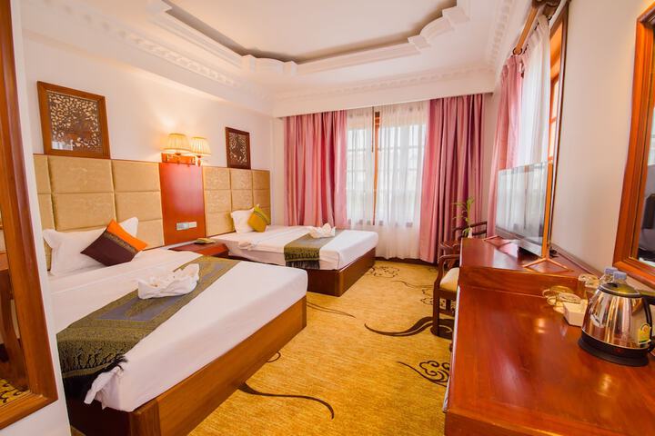 Room 8 of 32