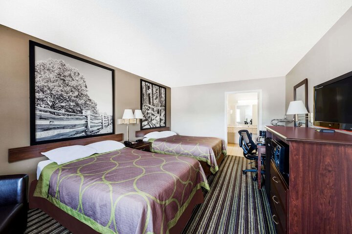 2 Double Beds (10 of 11)