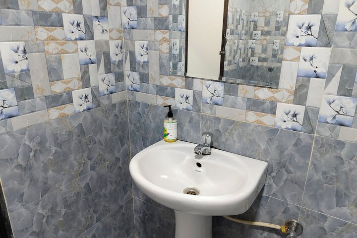 Room 16 of 24