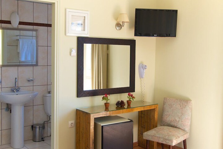 Room 21 of 43