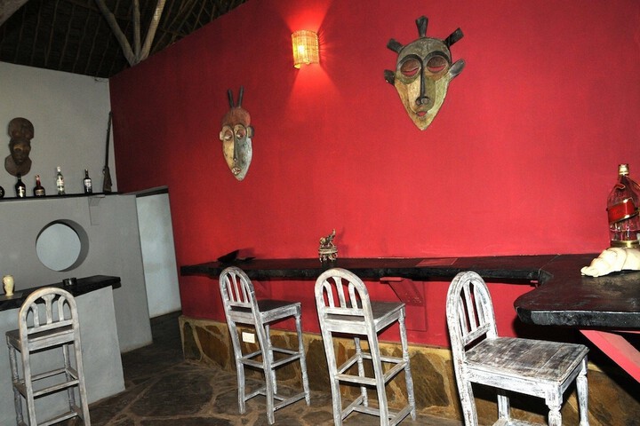 Lounge 84 of 174