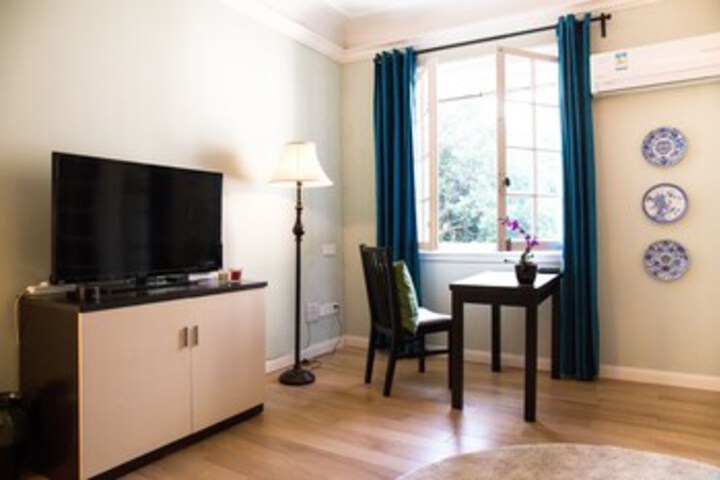 Room 8 of 25