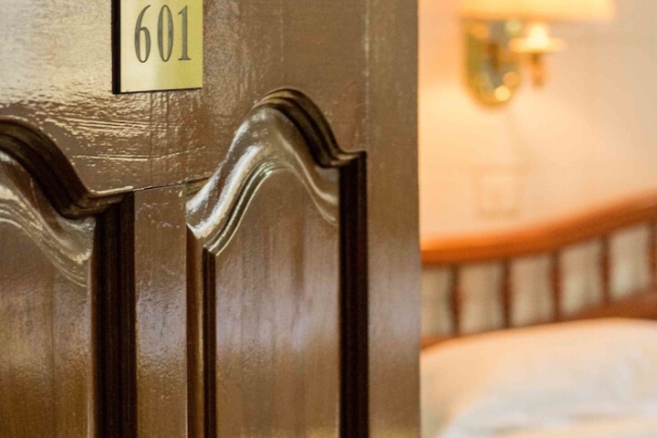 Room 15 of 34