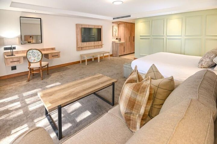 Room 14 of 40