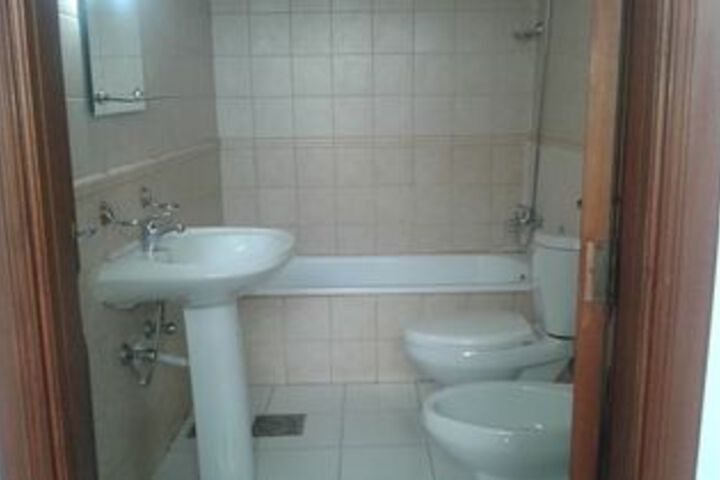 Room 6 of 28