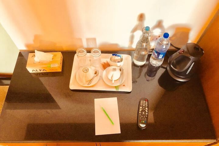Room 8 of 40