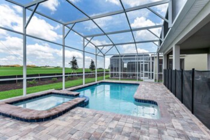 Pool 33 of 60