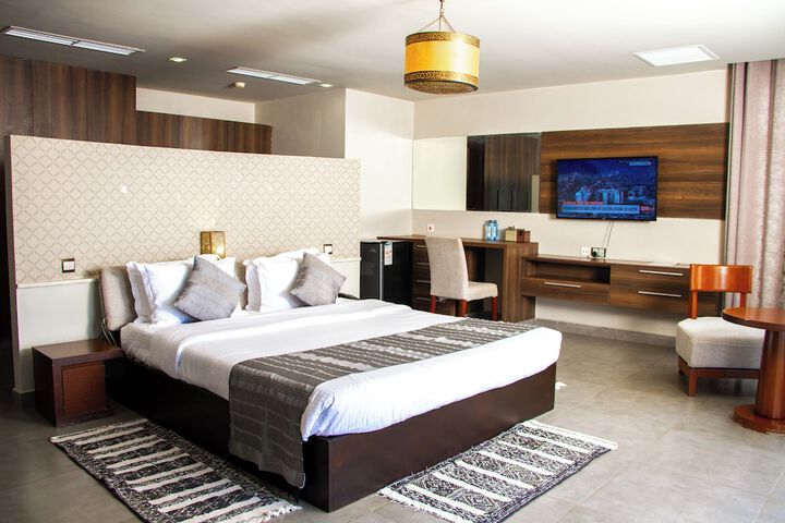 Room 46 of 76
